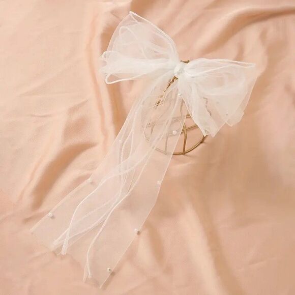 Pearl Accent Bridal Wedding Bow Veil With Hair Clip - Picture 7 of 8